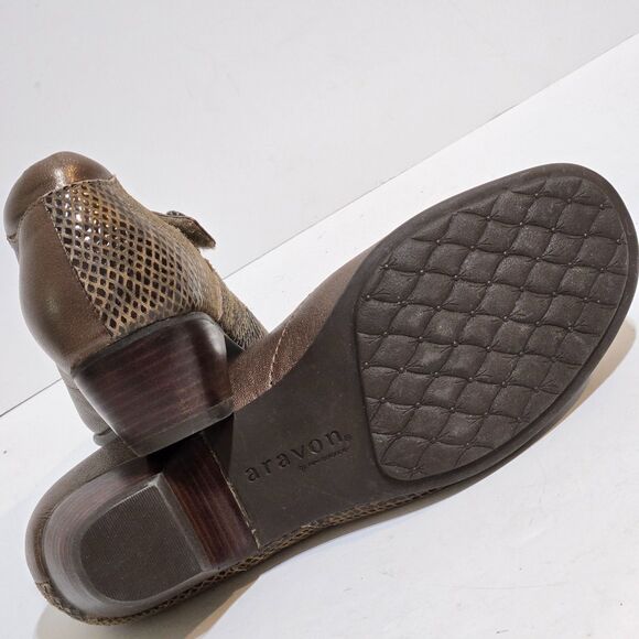 Aravon Portia Brown Leather Mary Jane Shoes Low Heel Size 9.5B Comfort Low Heel - Picture 8 of 8